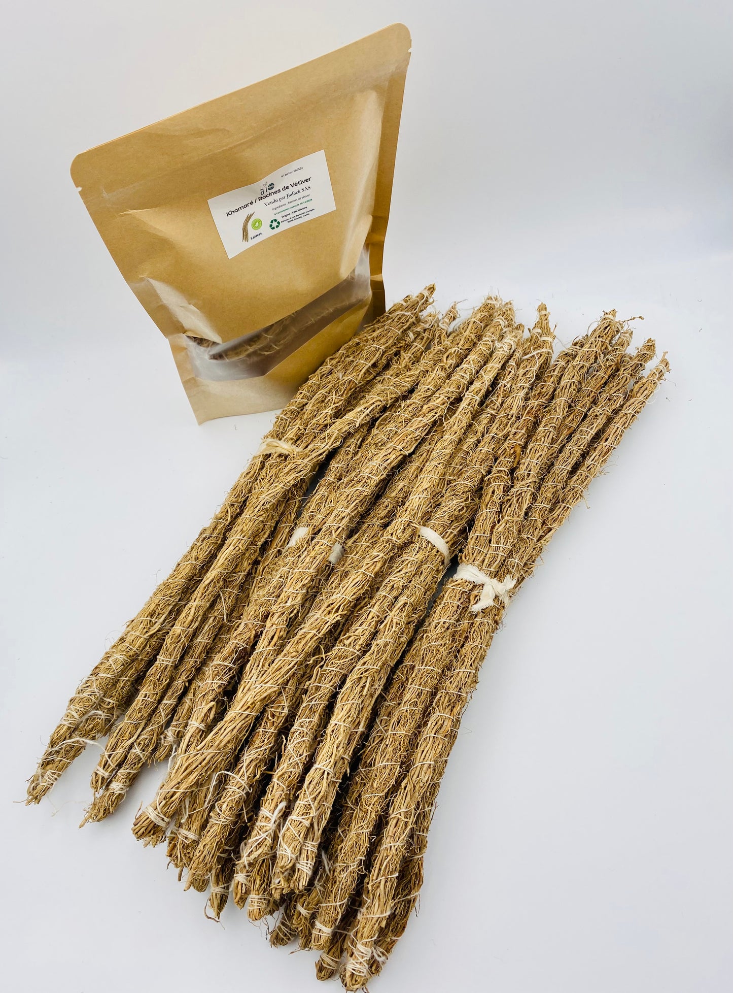 5 très grosses tiges de Khamaré (1 tige = 4 tiges moyennes, 30 à 40 cm) – Racines de Vétiver – Gongolili ≈ 20 tiges moyennes